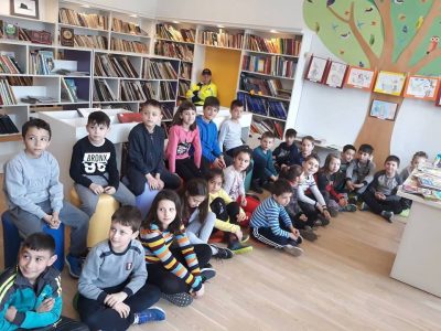Ученици от СУ „Димитър Благоев“ отбелязаха Международния ден на приказката