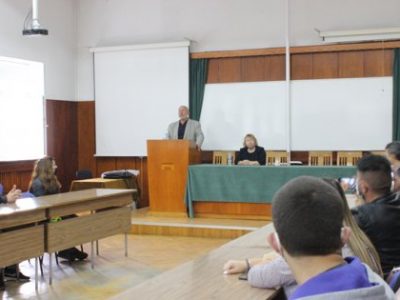 Археологът проф. Николай Овчаров изнесе лекция в Стопанска академия „Д. А. Ценов”