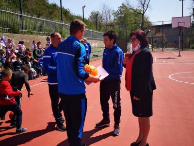 Днес на многофункционалната спортна площадка на СУ „Димитър Благоев“ се проведе футболен турнир, организиран от ОФК „Академик Свищов“