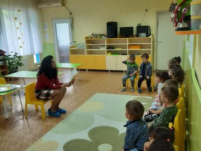 На гости в ДГ „Чиполино“ във връзка с Националната библиотечна седмица